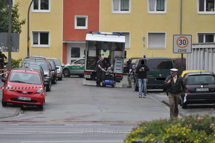 Kofferbombe entschaerft Koeln Graeffstr Subbelratherstr P030.JPG